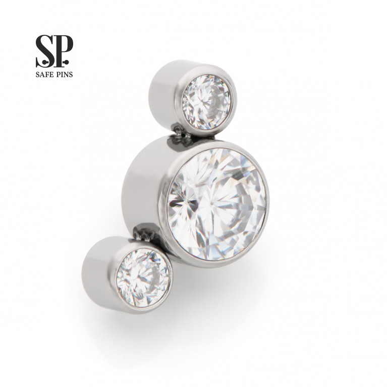 Cluster with three Clear CZ