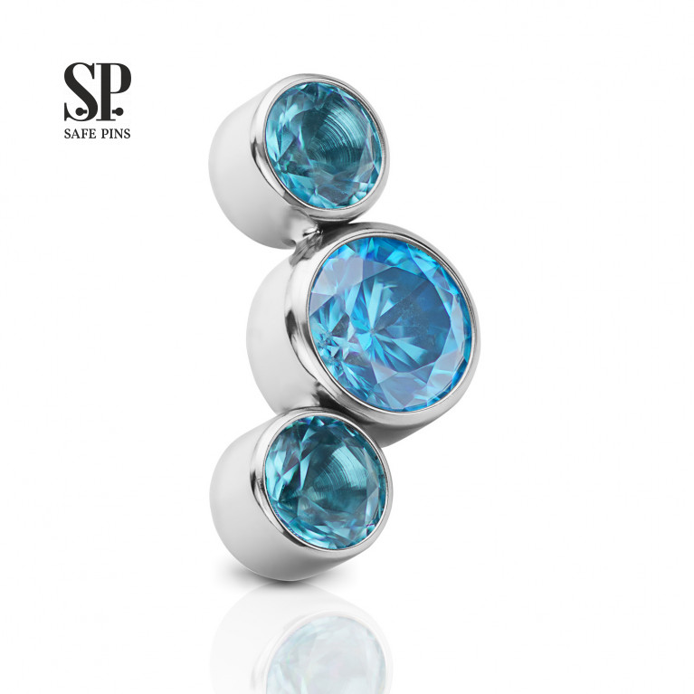 Cluster with three CZ crystals