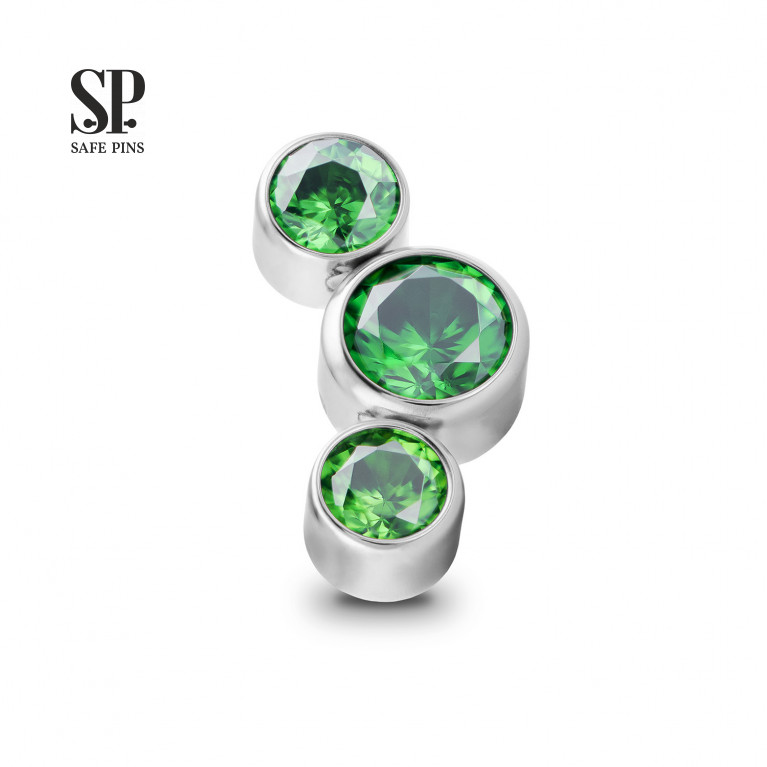 Cluster with three CZ crystals