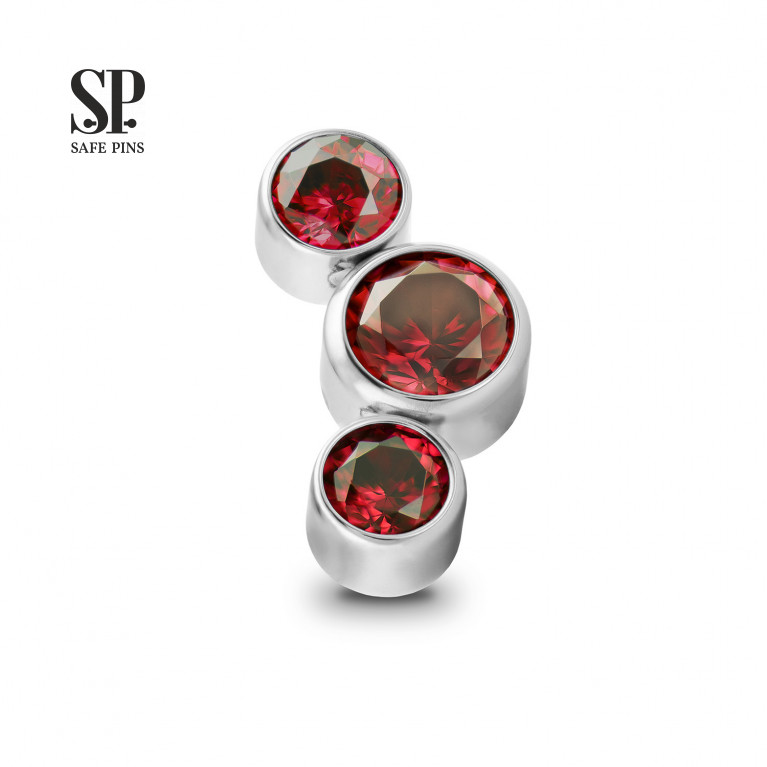 Cluster with three CZ crystals